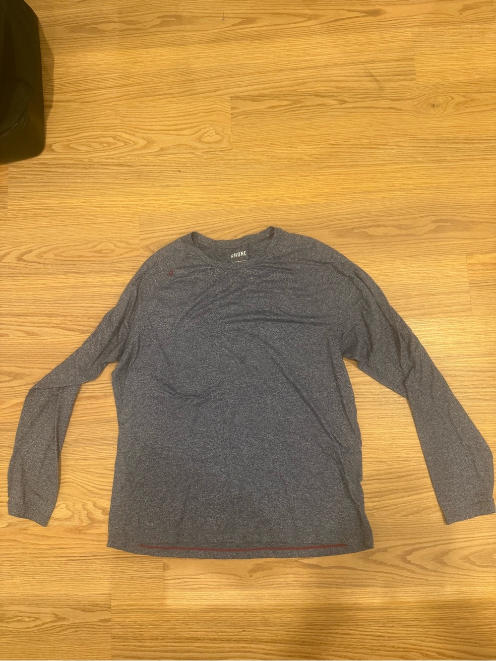 RHONE Reign Long Sleeve Performance Tee - Dark Grey/Blue - Picture 2 of 5